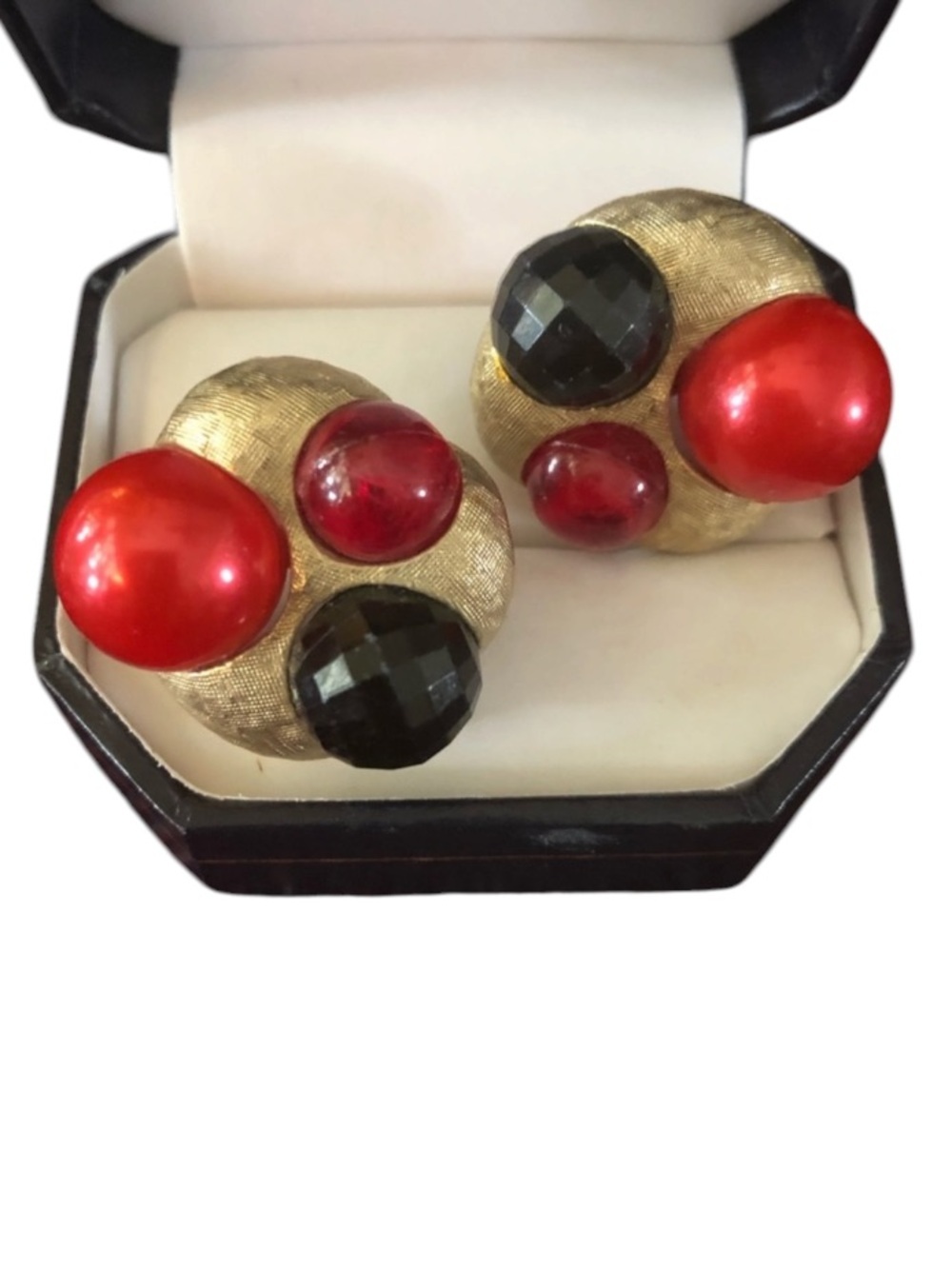Vintage Clip Earrings - Picture 9 of 9